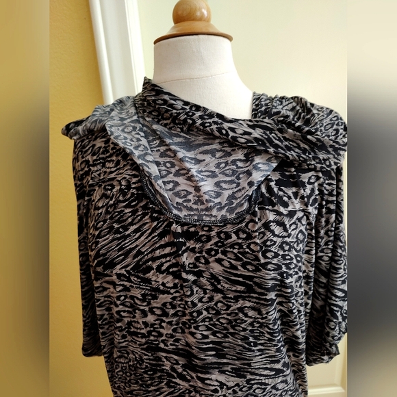 SALE ! Cowl Neck Isabella Rodriguez Black & White Blouse - Picture 6 of 14